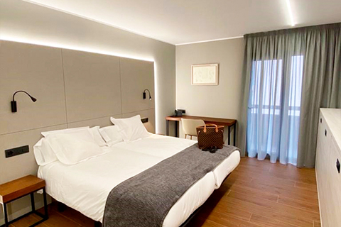 480x320-CA-Hotel-LesCloses-3-hl91-1-hl1847-1_hl2276_1.jpg