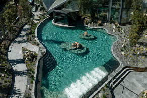 LLac-exterior480x320_in3041_1.png